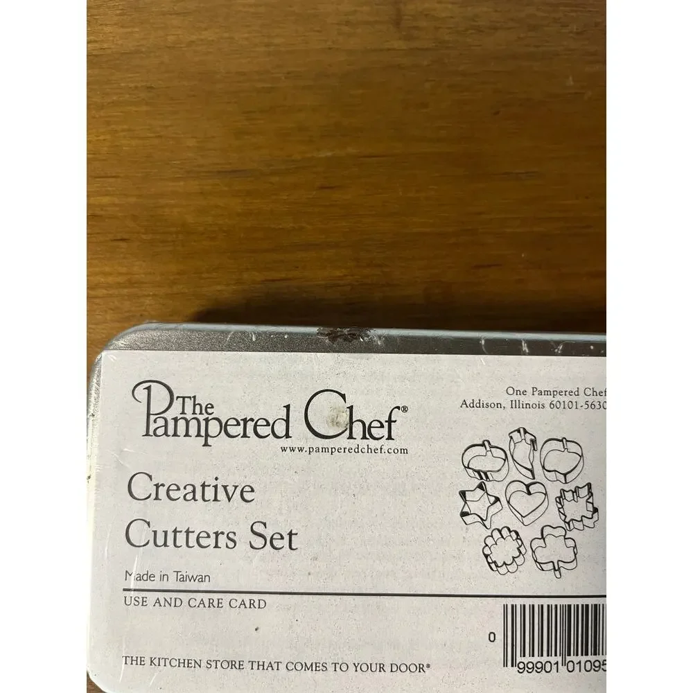 Pampered Chef Creative Cutters Set Mini Cookie Cutters Storage Tin 1095 Sealed